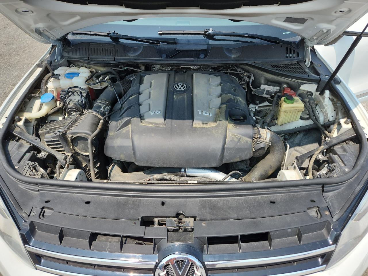 2014 Volkswagen Touareg V6 Tdi VIN: WVGEP9BP9ED005547 Lot: 59147745