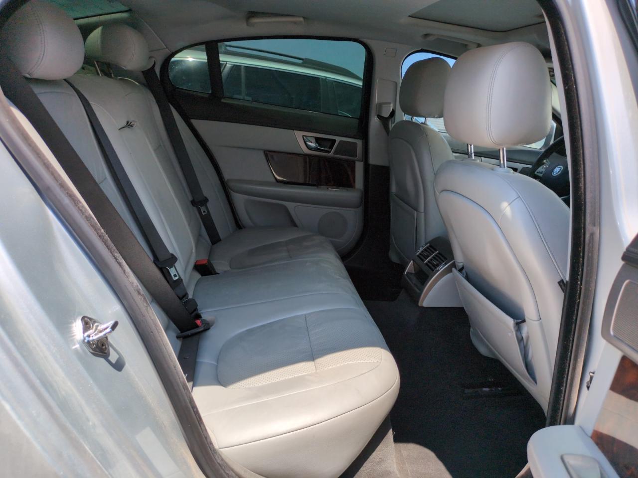 sajwa06b99hr41172 SAJWA06B99HR41172 2009 Jaguar Xf Premium Luxury