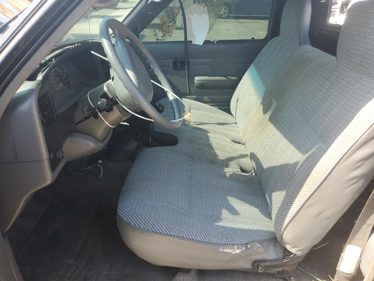1994 Toyota Pickup 1/2 Ton Short Wheelbase Dx VIN: 4TARN01P4RZ266517 Lot: 62059455