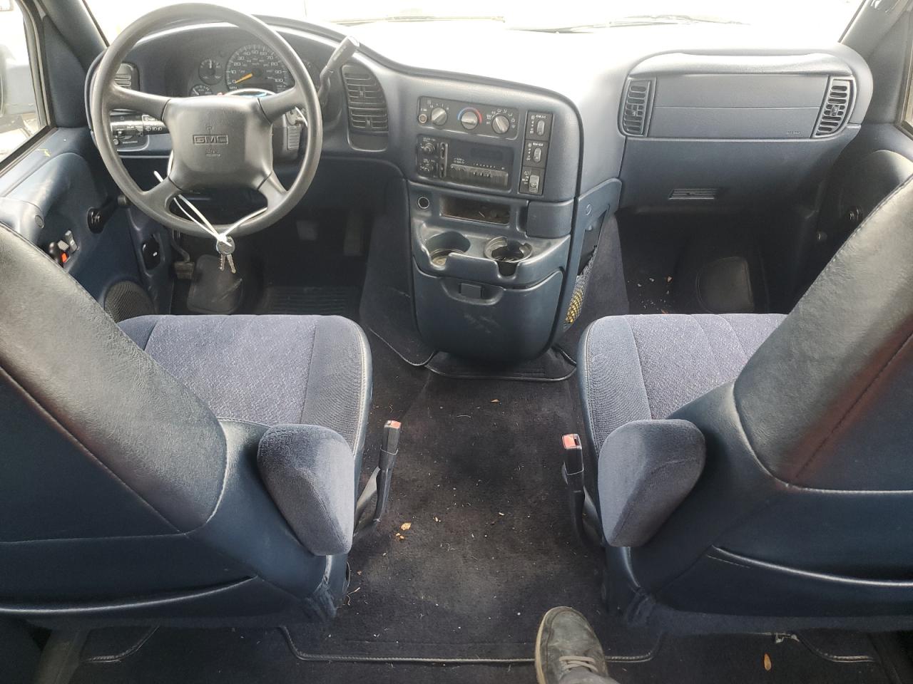 2000 GMC Safari Xt VIN: 1GKEL19W4YB543169 Lot: 61695185