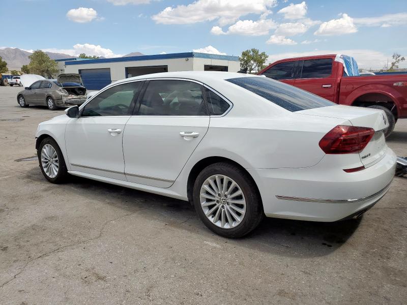  VOLKSWAGEN PASSAT 2017 Белы