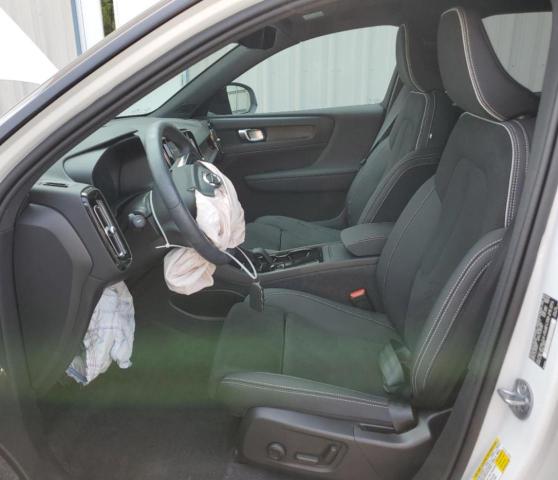  VOLVO XC40 2024 Biały