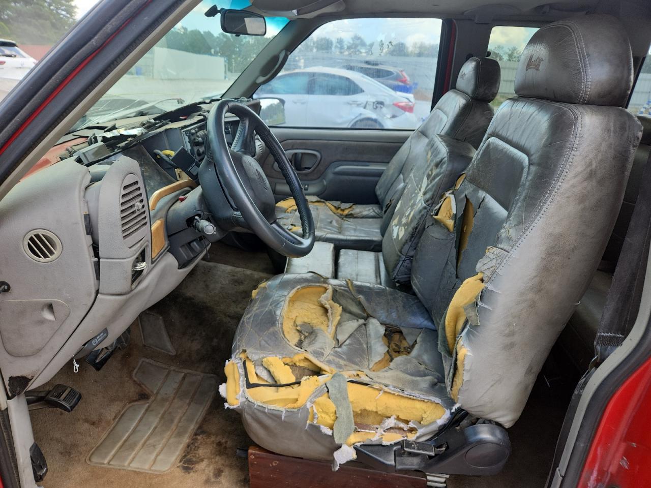 1998 Chevrolet Gmt-400 C1500 VIN: 2GBEC19R5W1206999 Lot: 62005735