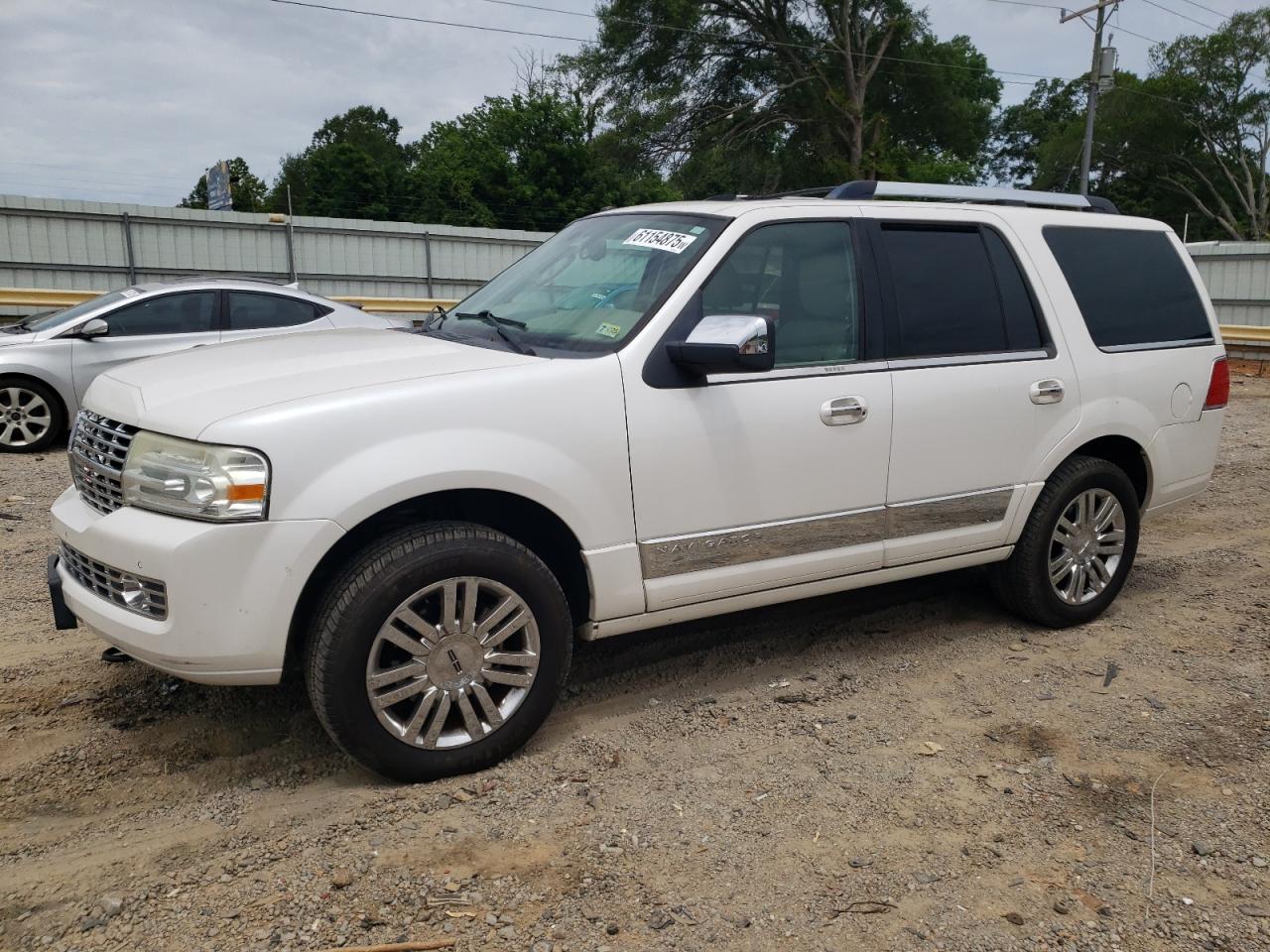2010 Lincoln Navigator за продажба в Chatham, VA - Minor Dent/Scratches
