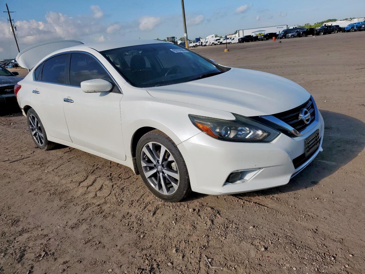 NISSAN ALTIMA 2017 VIN 1N4AL3AP9HN348523 zdjęcie 4