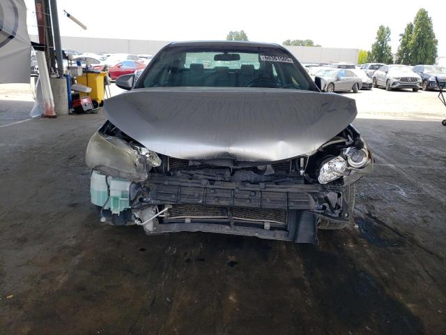  TOYOTA CAMRY 2015 Srebrny