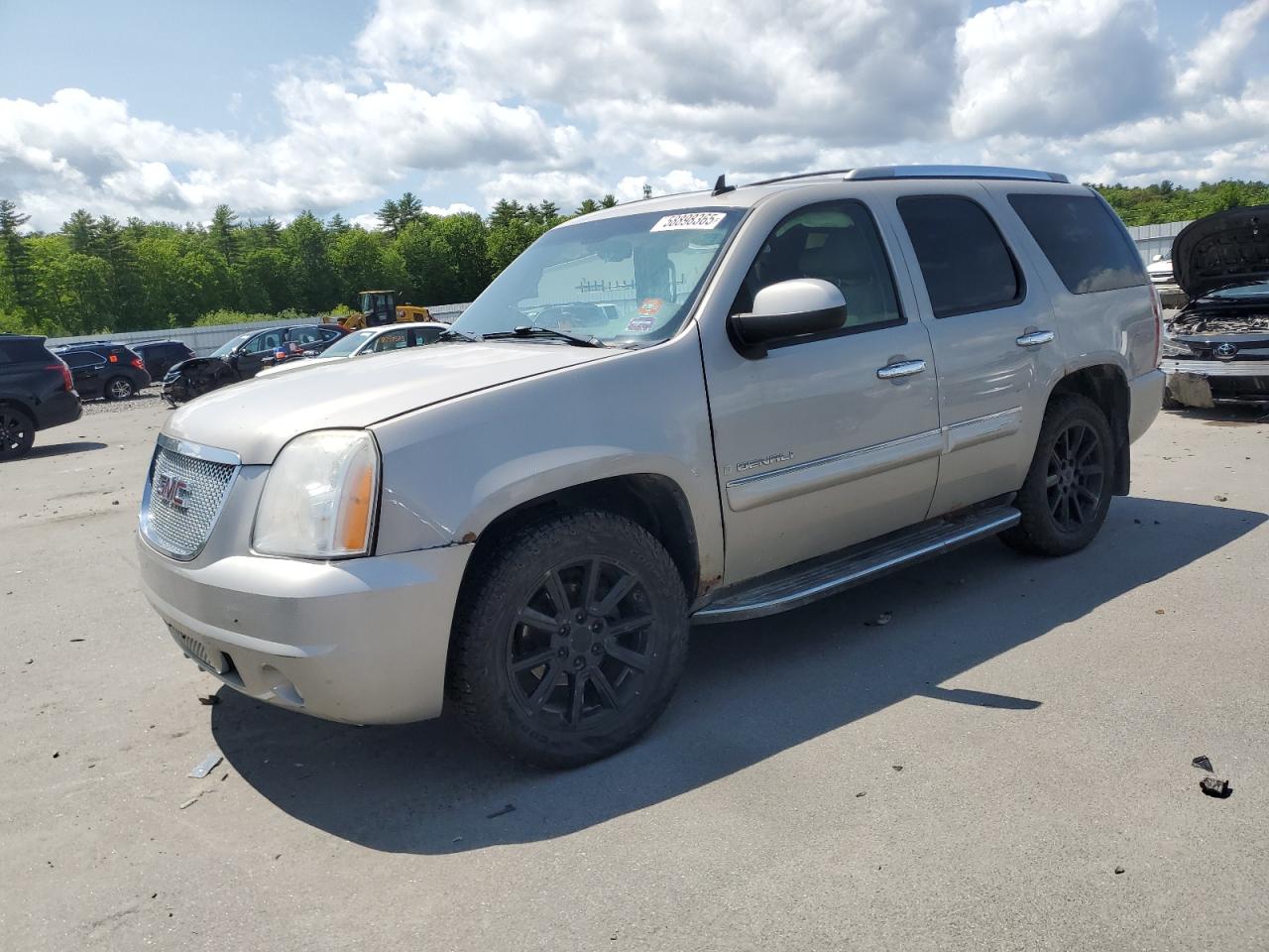 2007 Gmc Yukon Denali იყიდება Windham-ში, ME - Side