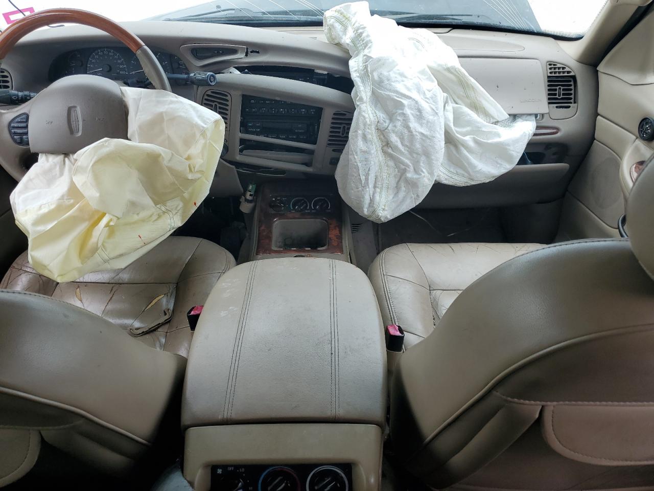2000 Lincoln Navigator VIN: 5LMPU28A0YLJ07676 Lot: 60346655