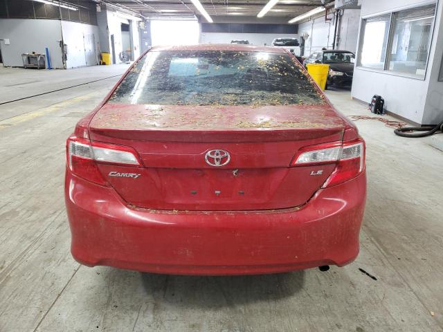 Sedans TOYOTA CAMRY 2014 Czerwony