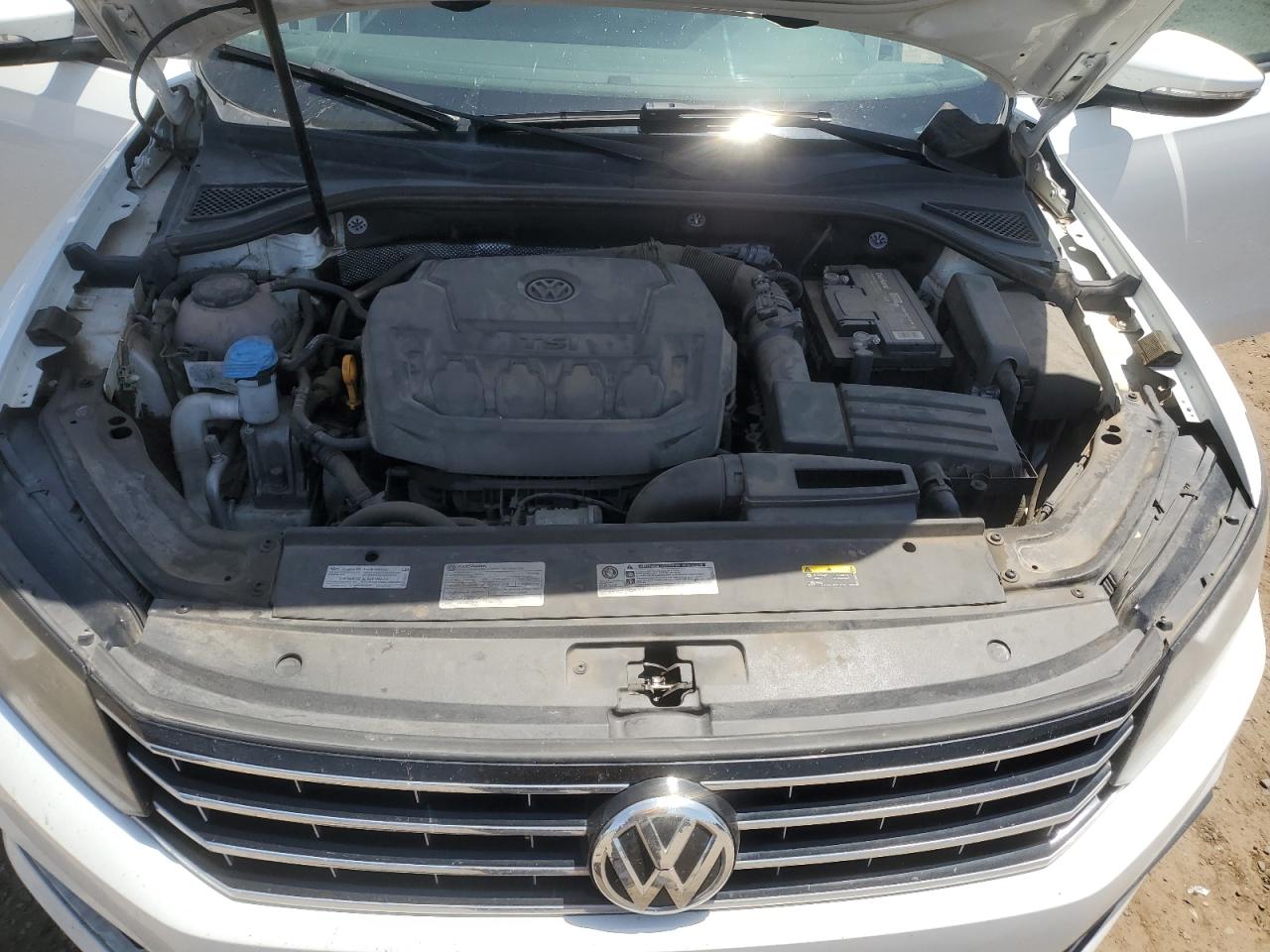 2018 Volkswagen Passat S VIN: 1VWAA7A38JC000585 Lot: 61221485