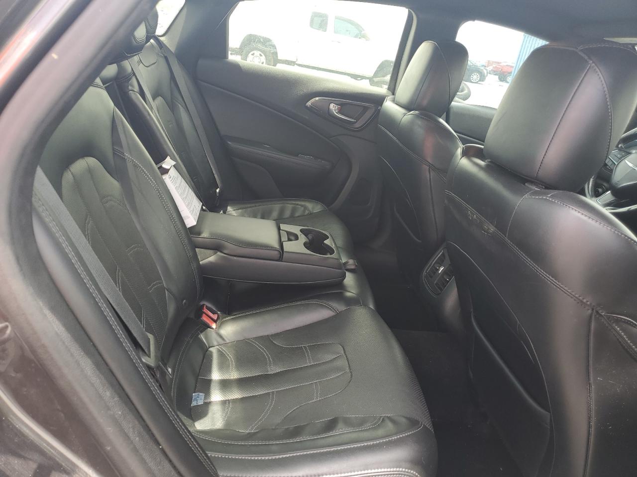 2015 Chrysler 200 S VIN: 1C3CCCBG5FN661555 Lot: 62961925