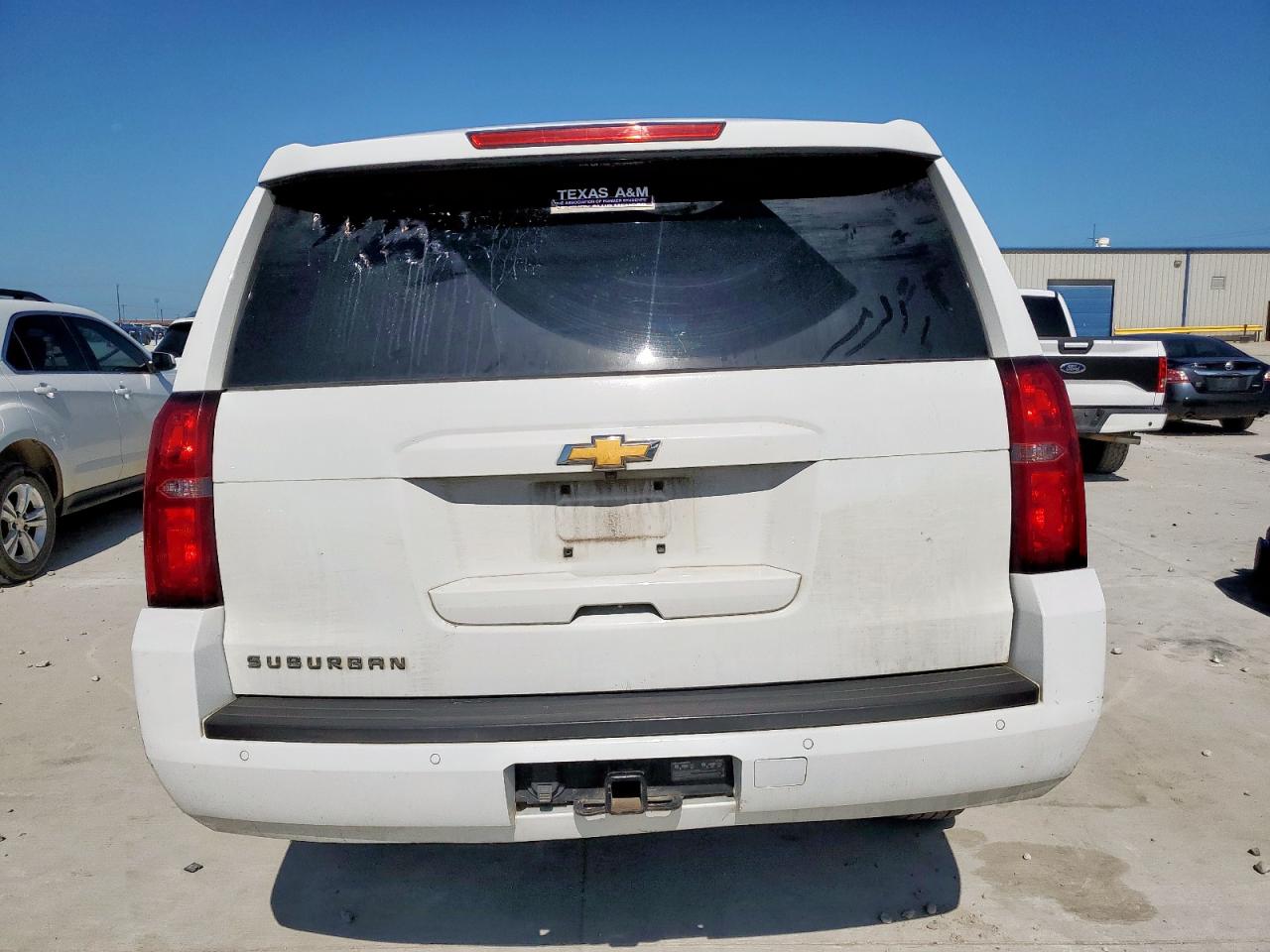 2018 Chevrolet Suburban C1500 Lt VIN: 1GNSCHKC4JR119986 Lot: 61155595