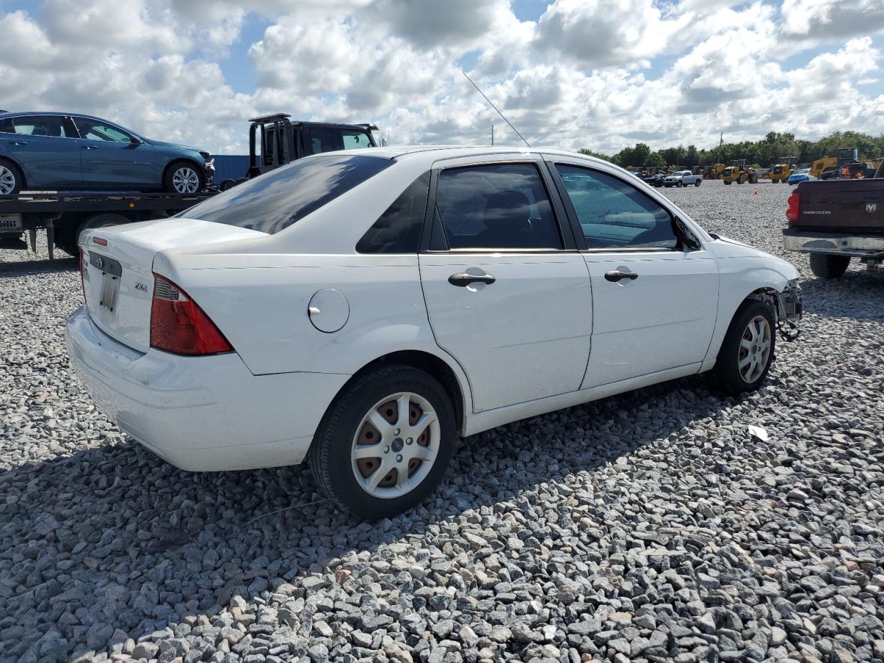 FORD FOCUS 2005 VIN 1FAFP34N05W184105 zdjęcie 3