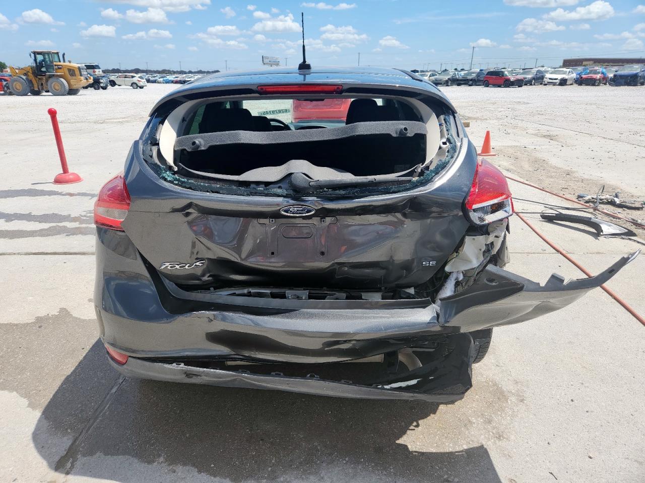 2015 Ford Focus Se VIN: 1FADP3K21FL348917 Lot: 62879145