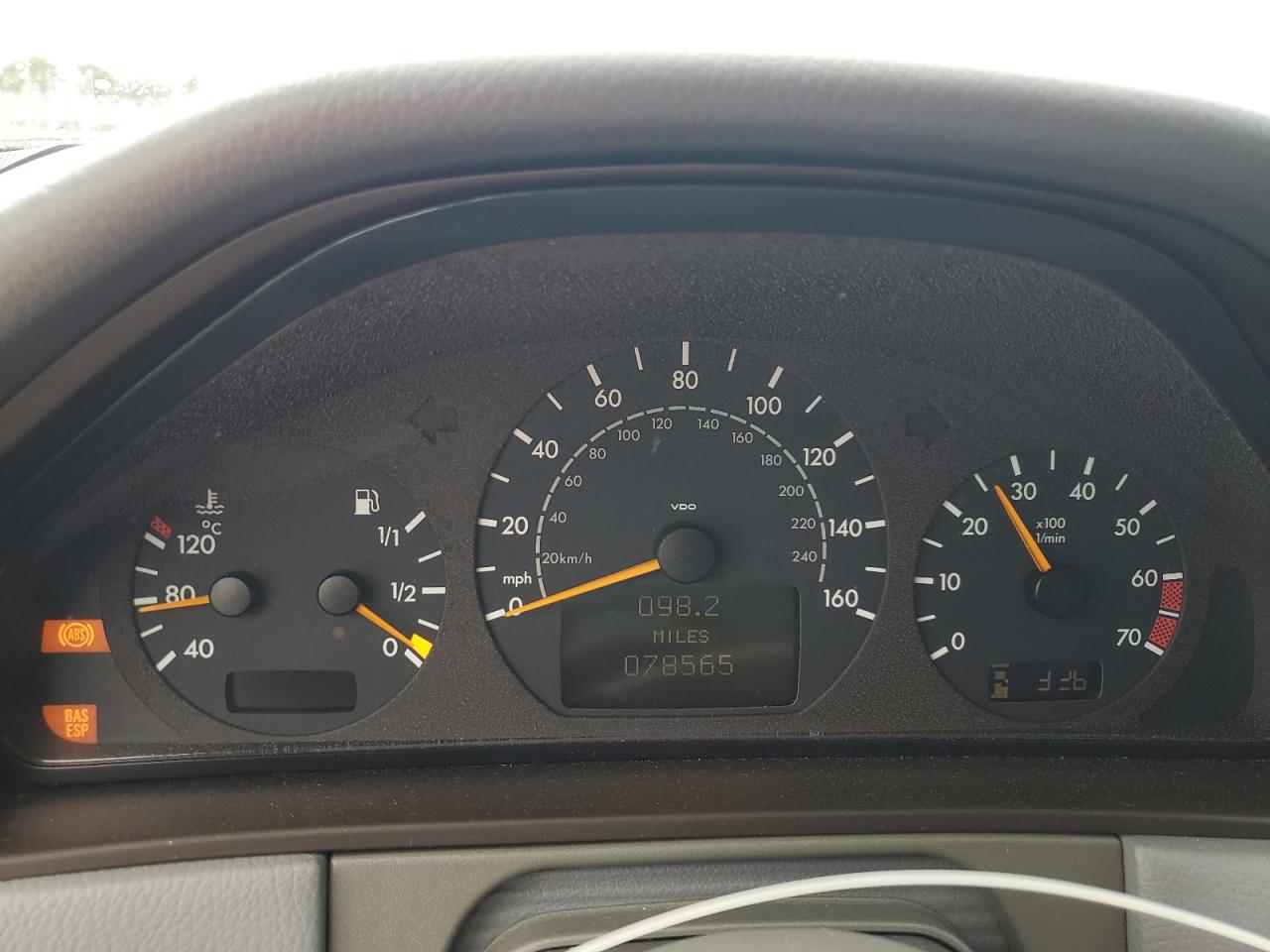 2001 Mercedes-Benz E 320 VIN: WDBJF65J21B254238 Lot: 62683325