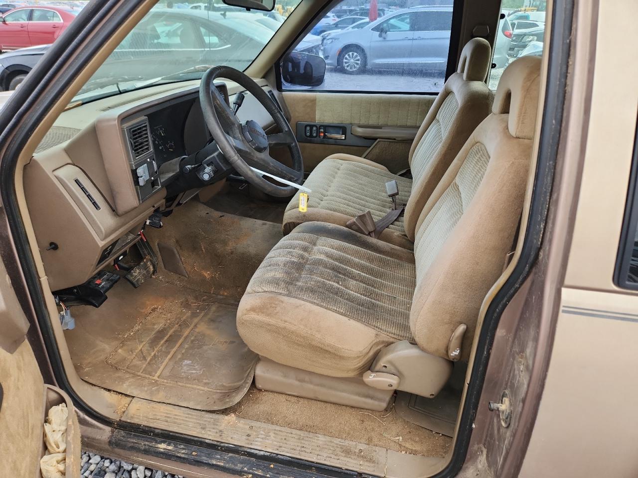1994 Chevrolet Gmt-400 C1500 VIN: 2GCEC19Z4R1324266 Lot: 62384315