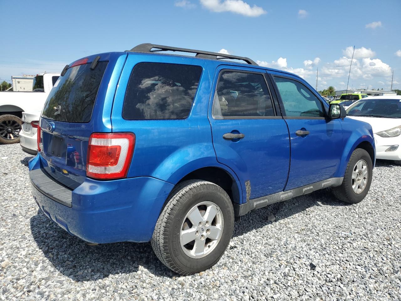 FORD ESCAPE 2011 VIN 1FMCU0D73BKA61628 фото 3