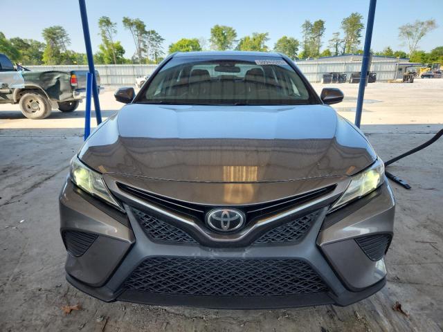  TOYOTA CAMRY 2018 Серый