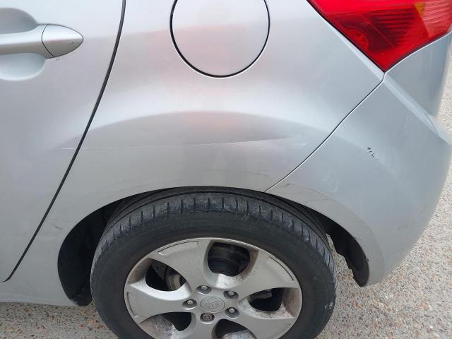 2011 KIA VENGA 3