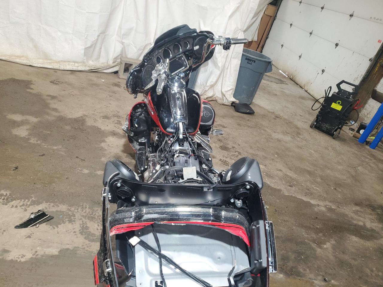2016 Harley-Davidson Flhtkse Cvo Limited VIN: 1HD1TEN18GB957130 Lot: 61410225
