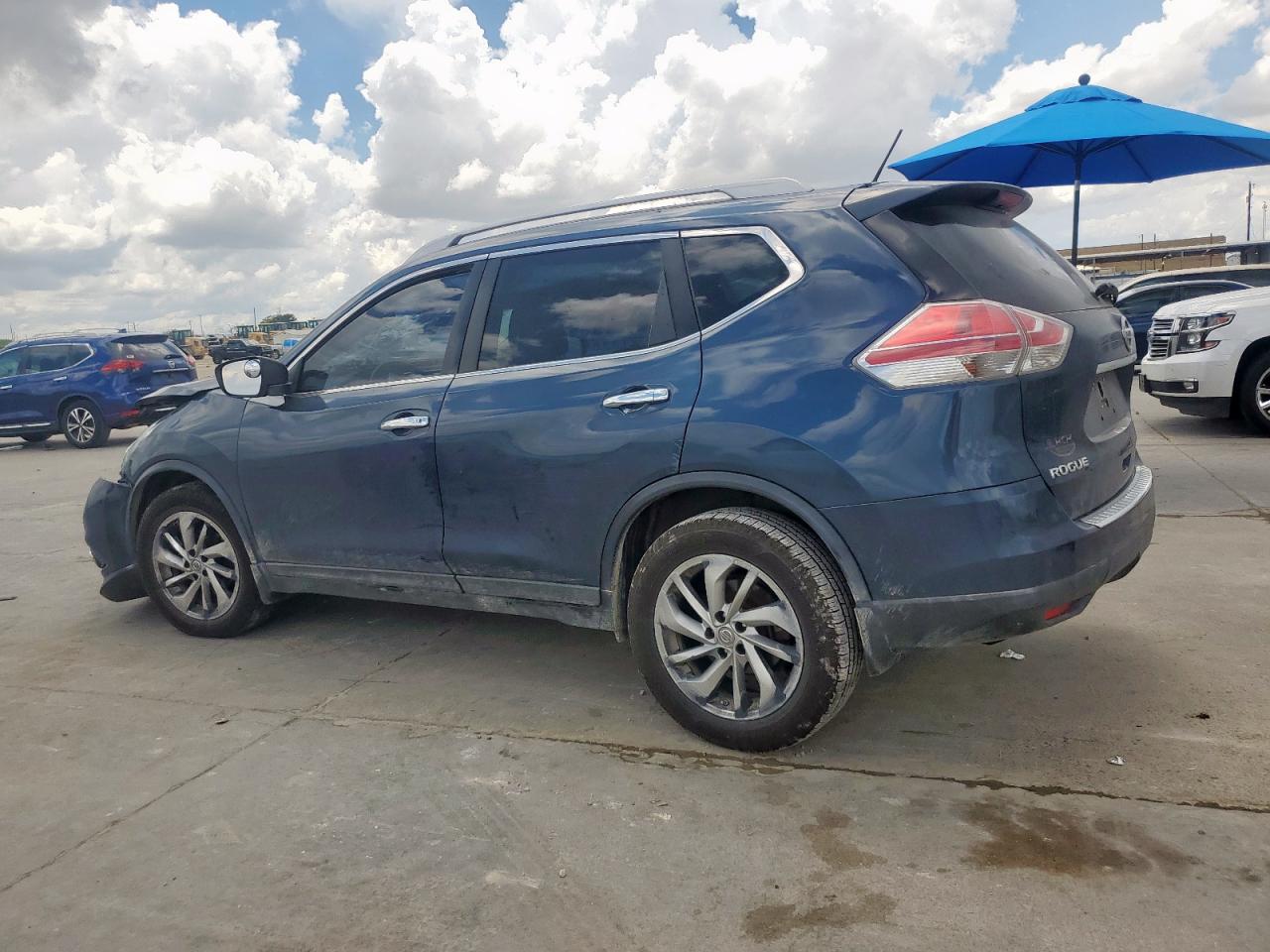 NISSAN ROGUE 2015 VIN 5N1AT2MV2FC770829 фото 2