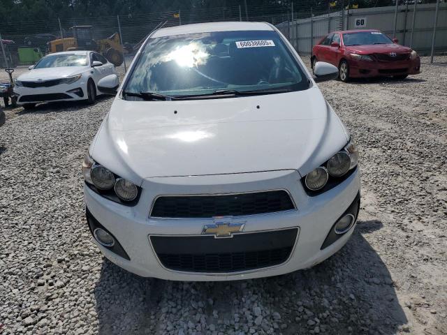 Hatchbacks CHEVROLET SONIC 2015 Biały
