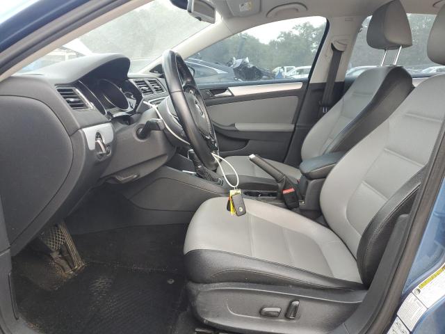 Sedans VOLKSWAGEN JETTA 2015 Granatowy