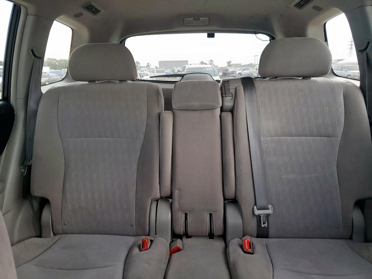 2011 Toyota Highlander Base VIN: 5TDZK3EH3BS048934 Lot: 62937575