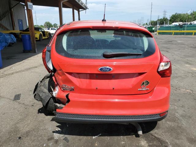 Hatchbacks FORD FOCUS 2014 Red