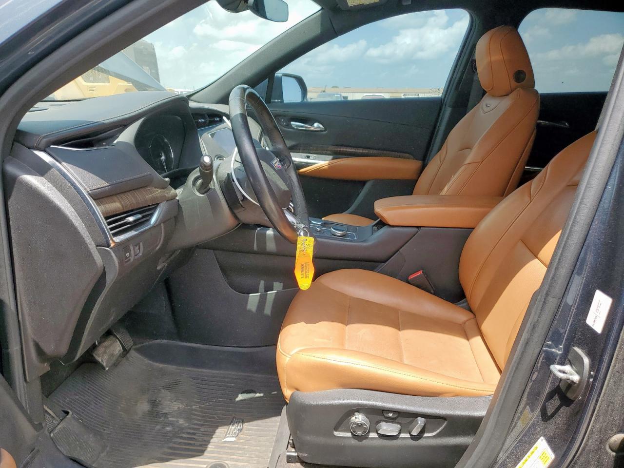 2020 Cadillac Xt4 Premium Luxury VIN: 1GYFZCR45LF071052 Lot: 61854905