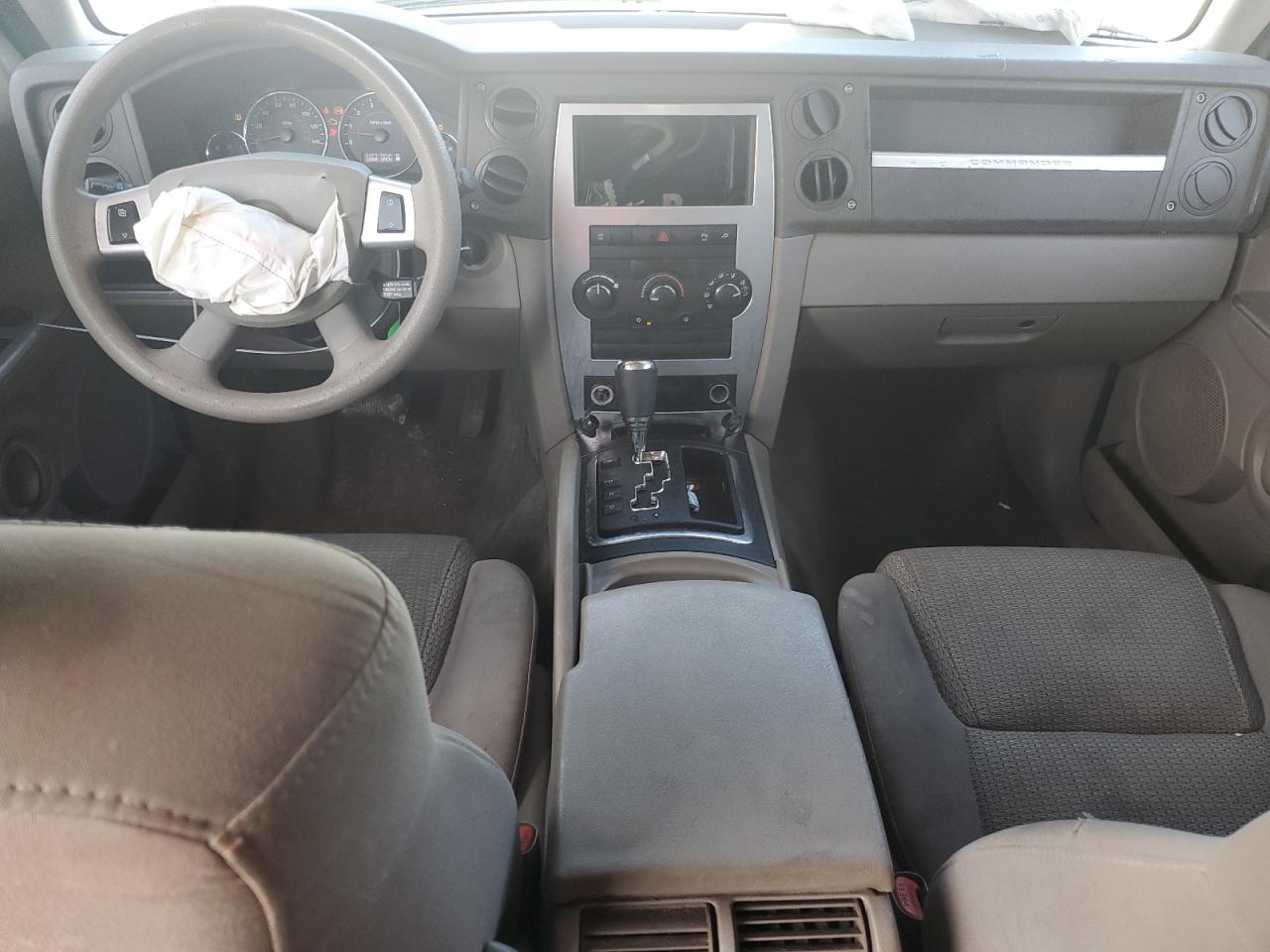 2008 Jeep Commander Sport VIN: 1J8HH48K88C115361 Lot: 59978715