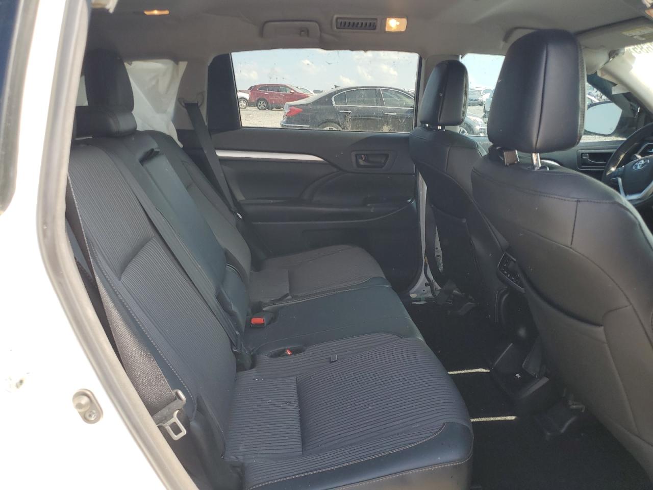 2018 Toyota Highlander Le VIN: 5TDBZRFH1JS857264 Lot: 62728685