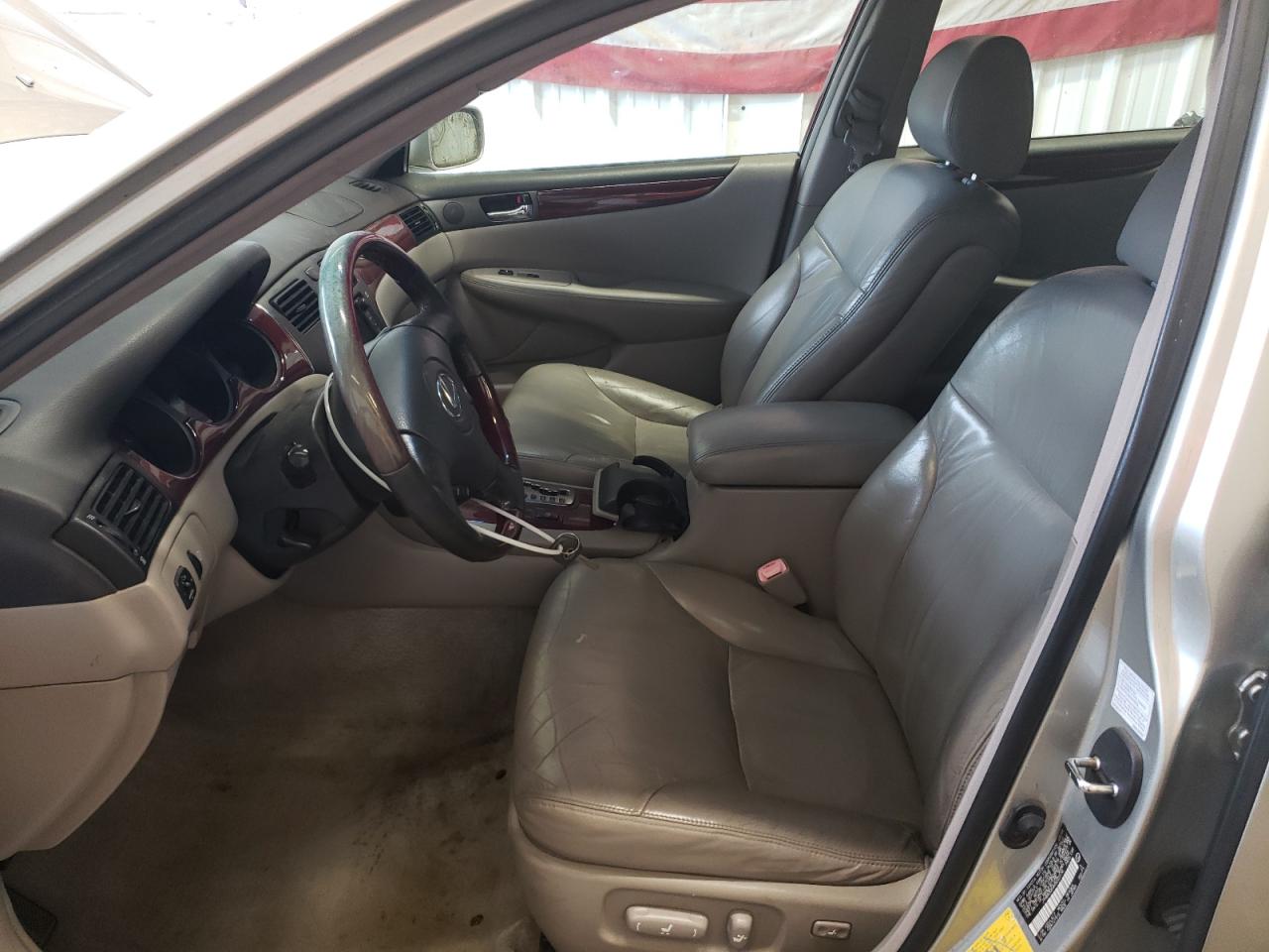 2004 Lexus Es 330 VIN: JTHBA30G445033174 Lot: 61621055