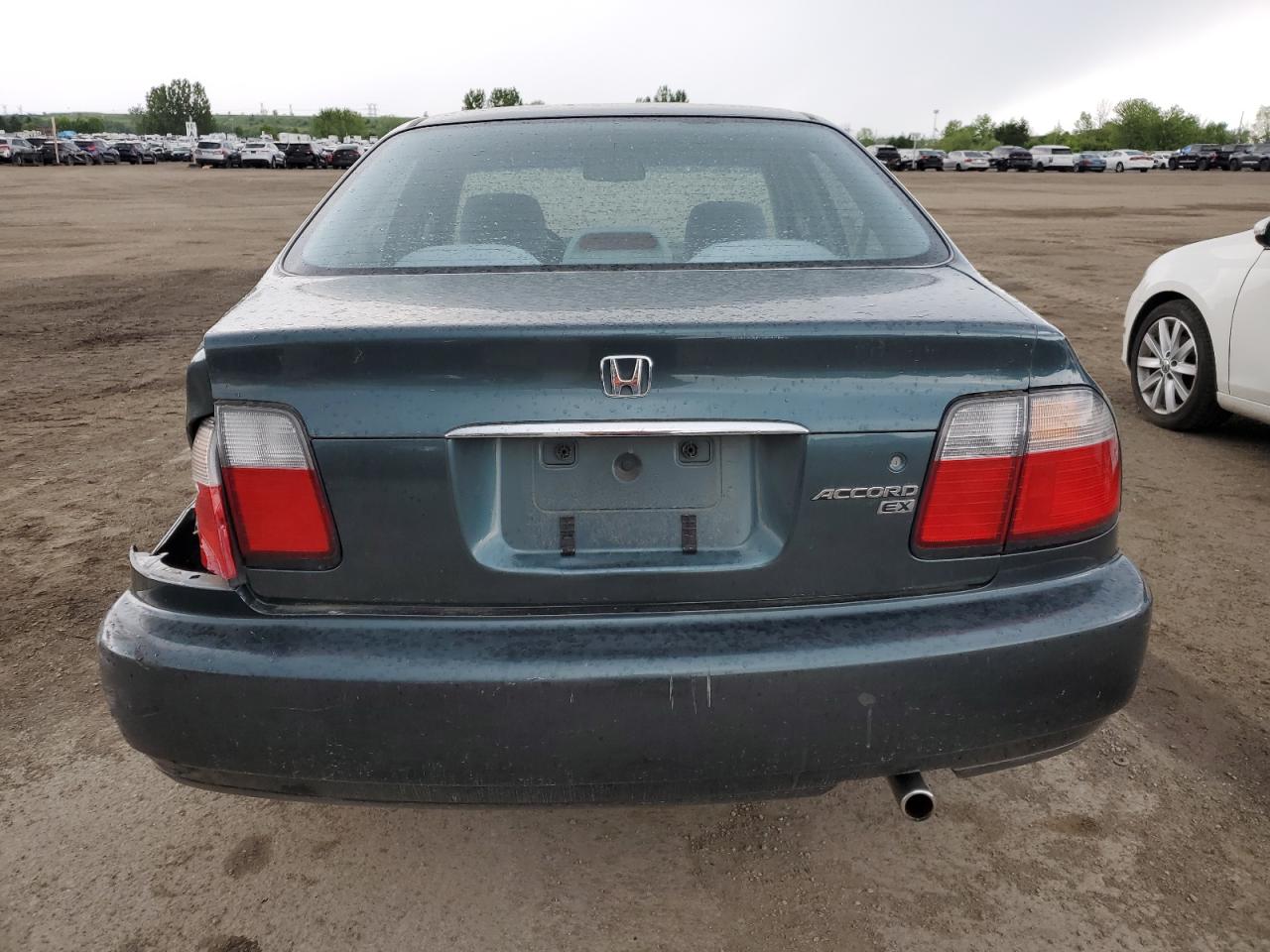 1996 Honda Accord Lx VIN: 1HGCD5648TA807732 Lot: 60142245