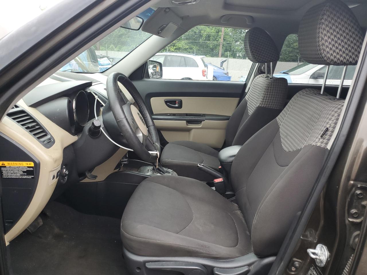 2011 Kia Soul + VIN: KNDJT2A29B7239712 Lot: 62311575