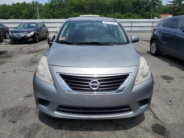 Sedans NISSAN VERSA 2012 Szary