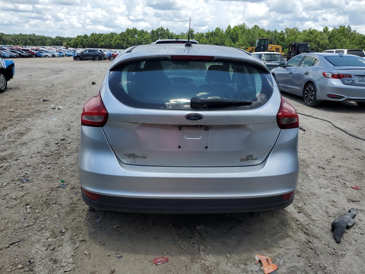 2016 Ford Focus Se VIN: 1FADP3K20GL213963 Lot: 62890395