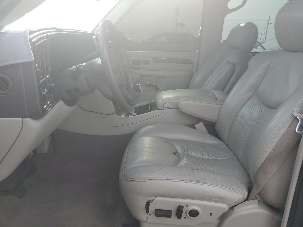 2004 Cadillac Escalade Luxury VIN: 1GYEK63N24R221086 Lot: 61396785