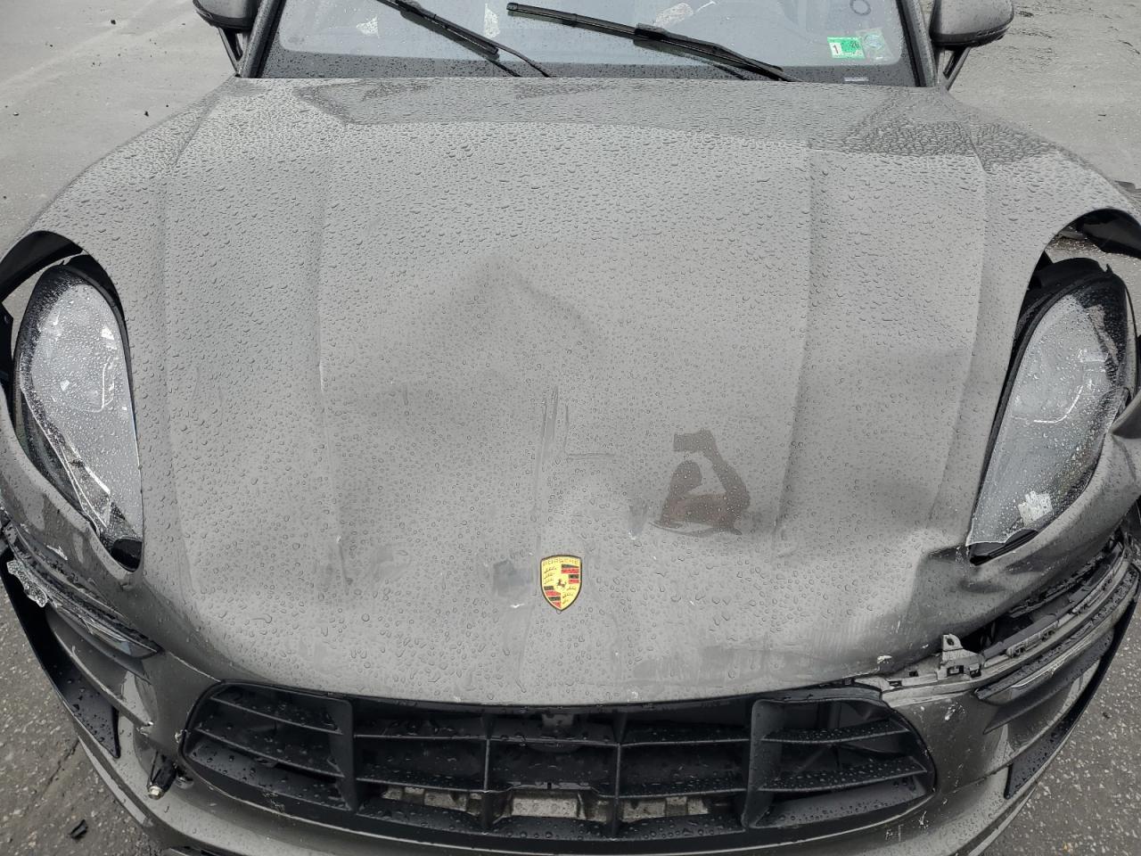 2018 Porsche Macan Gts VIN: WP1AG2A55JLB64252 Lot: 59404315