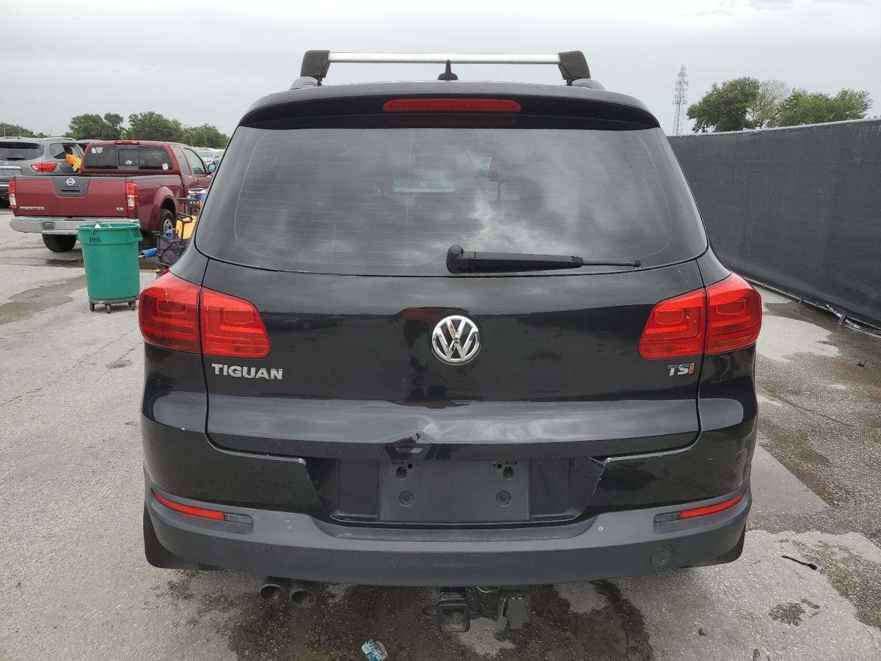 2017 Volkswagen Tiguan S VIN: WVGAV7AX4HK028891 Lot: 62968845