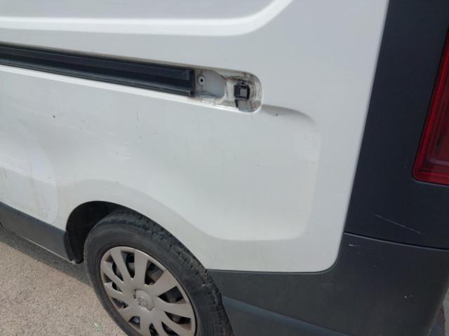 2015 VAUXHALL VIVARO 290