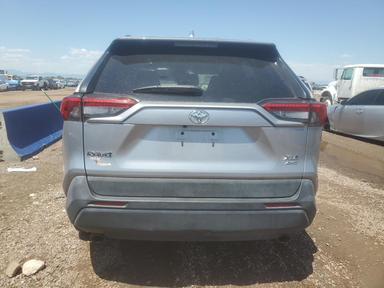 2020 Toyota Rav4 Xle VIN: 2T3P1RFV7LC099758 Lot: 62161885