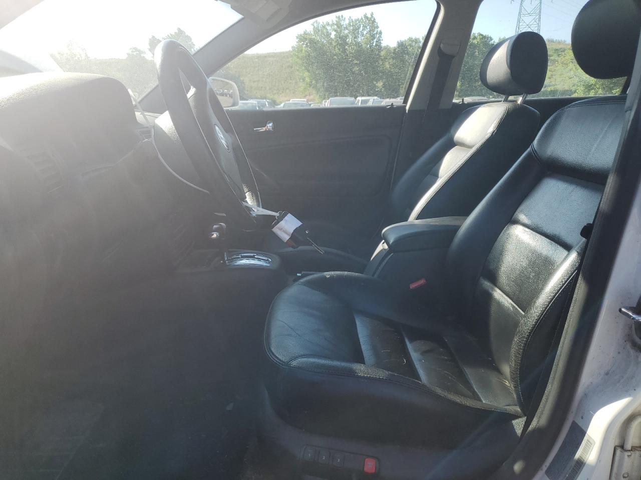 2002 Volkswagen Passat Glx VIN: WVWWH63B42E324688 Lot: 62146345