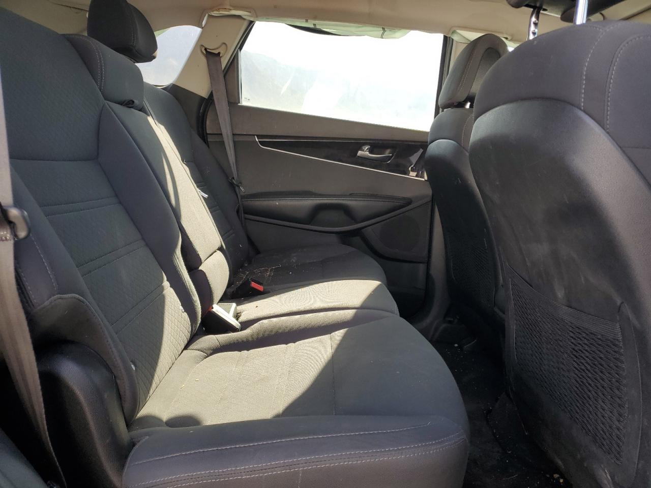 KIA SORENTO 2016 VIN 5XYPG4A39GG010699 фото 11