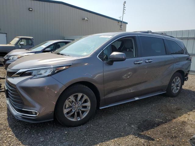 2022 Toyota Sienna Xle