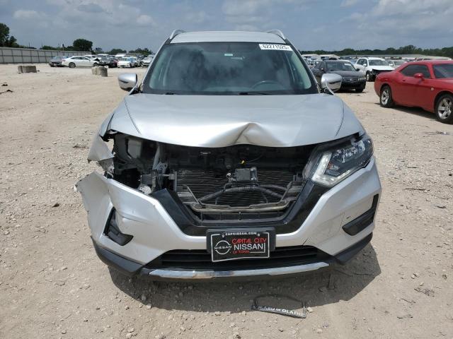  NISSAN ROGUE 2017 Srebrny