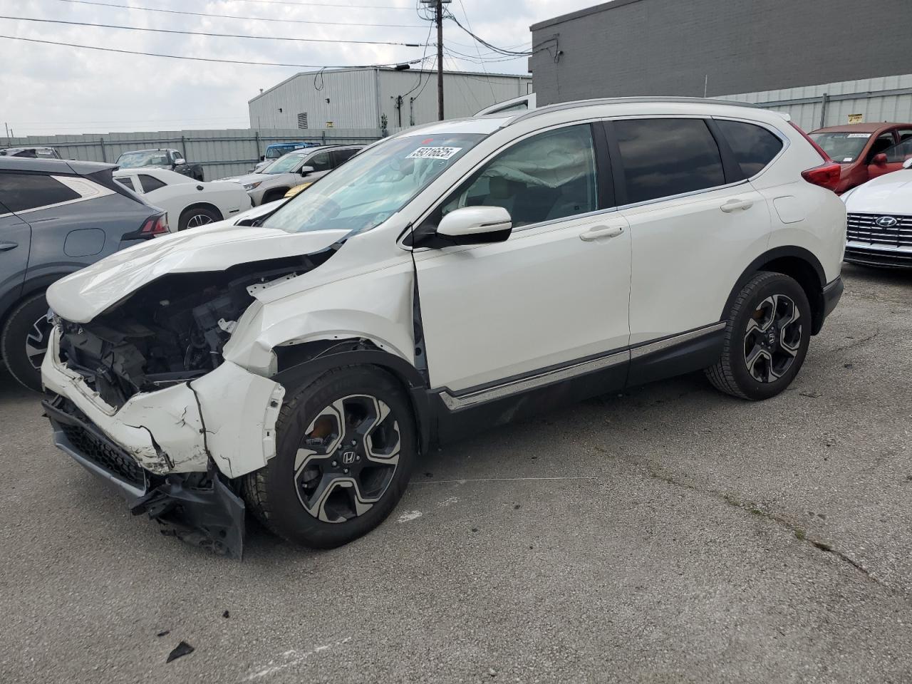 Lexington, KY에서 판매 중인 2018 Honda Cr-V Touring - Front End