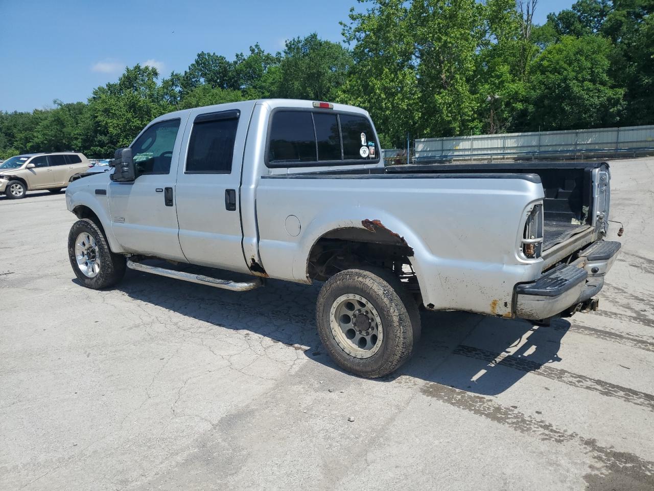 FORD F350 2005 VIN 1FTWW31P55EA70013 photo 2