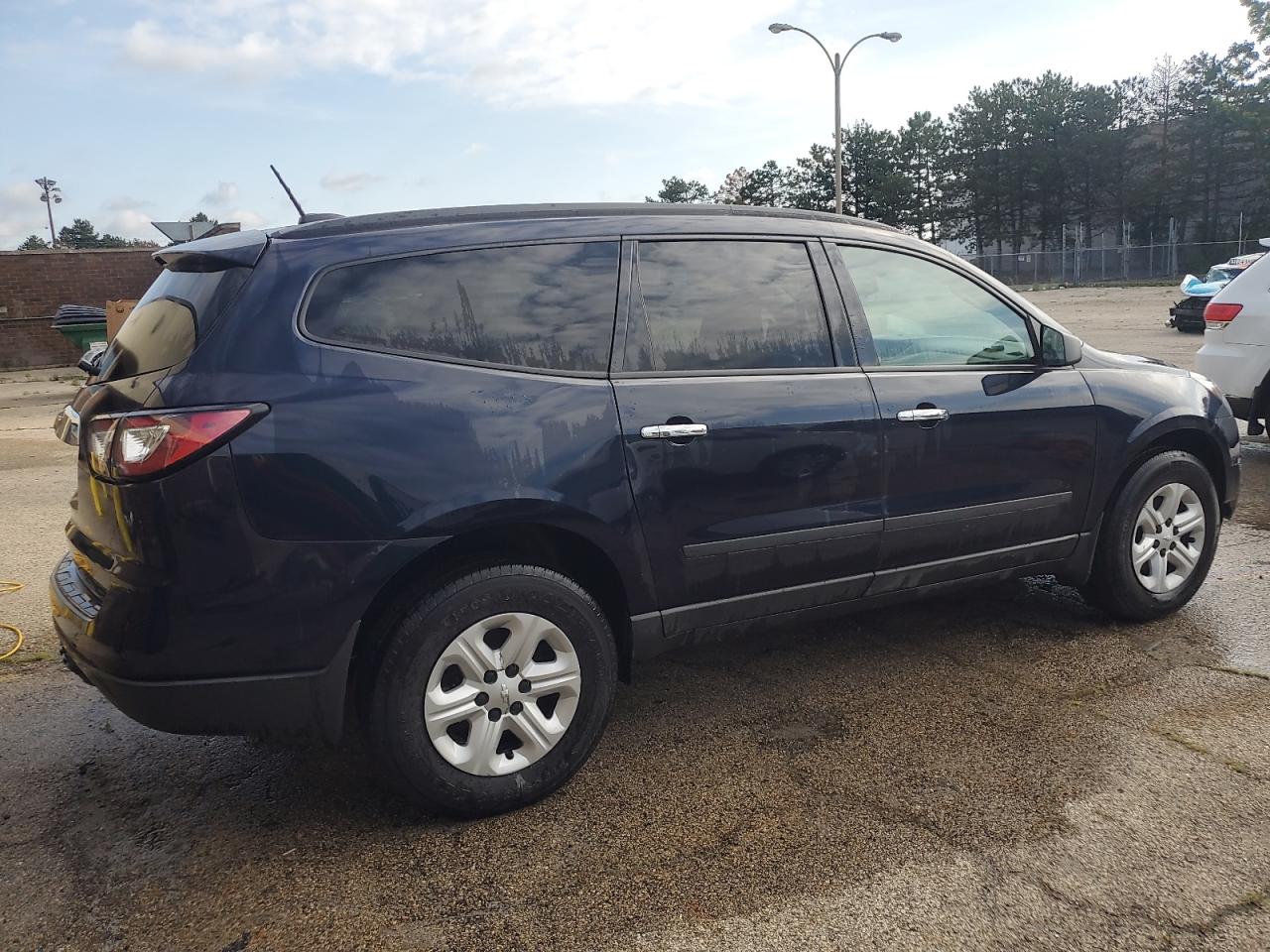2017 Chevrolet Traverse Ls VIN: 1GNKVFKDXHJ212804 Lot: 62127275