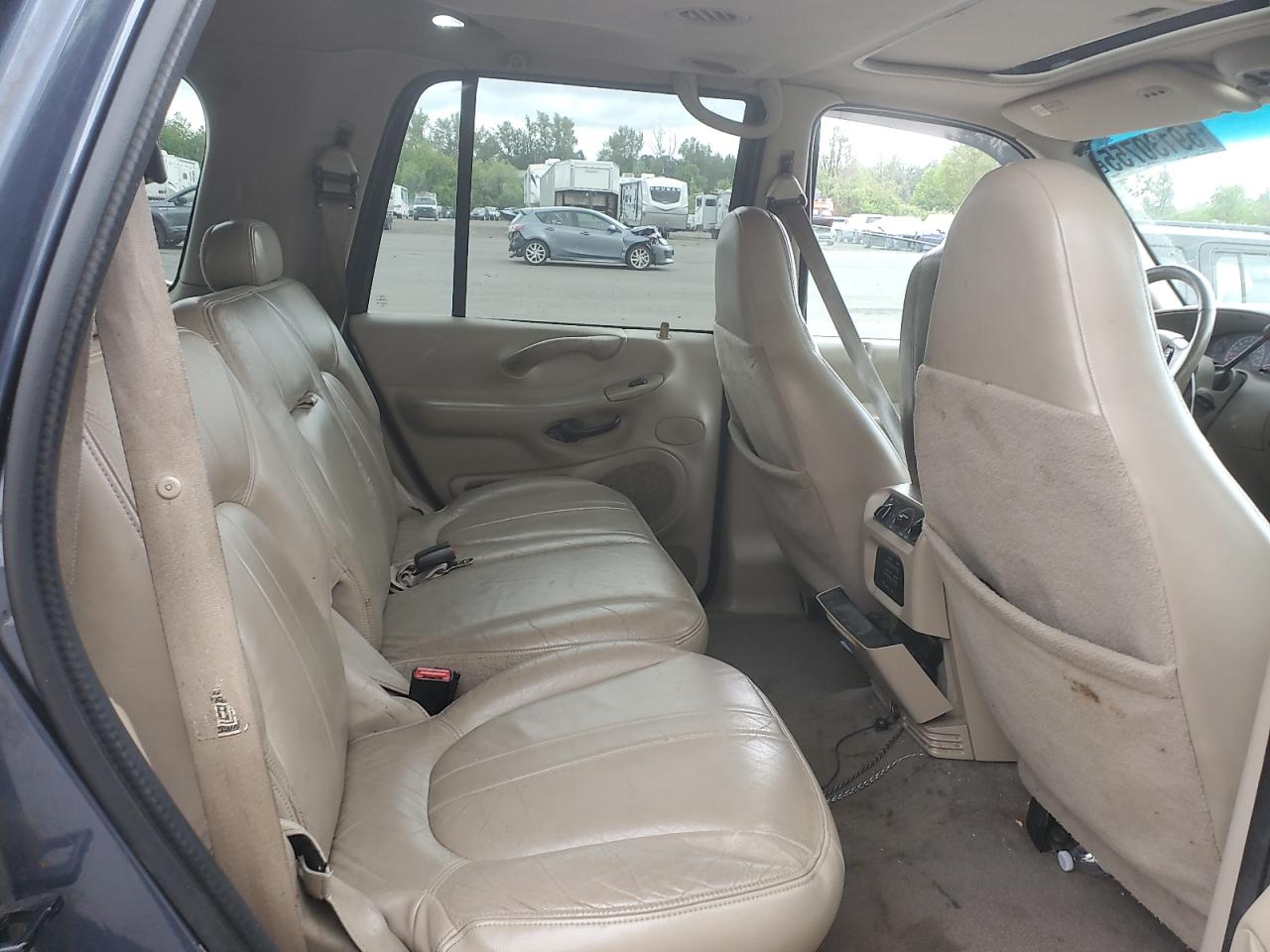 2001 Ford Expedition Eddie Bauer VIN: 1FMPU18L81LB27937 Lot: 59130755